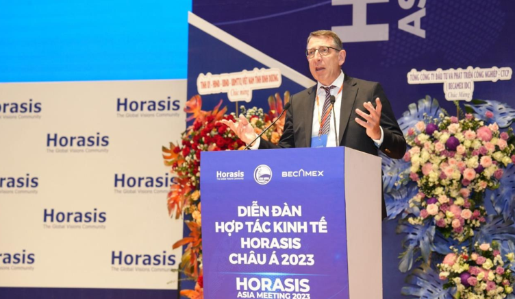 Ông Frank-Jürgen Richter - Chủ tịch Tổ chức Horasis gửi lời cảm ơn tới UBND tỉnh Bình Dương và Becamex IDC đã đồng hành phối hợp cùng Horasis để tiếp tục lần thứ 4 tổ chức Diễn đàn.